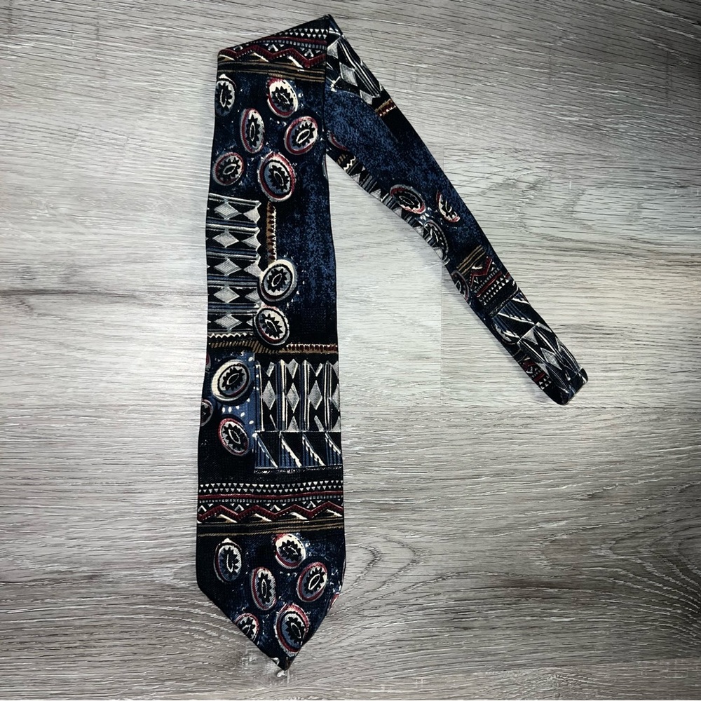 Christian Dumas vintage tie with abstract pattern 100% silk with purple lining